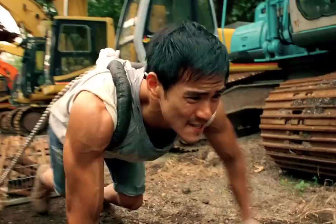 男子体操赛场激战，选手们激情争霸